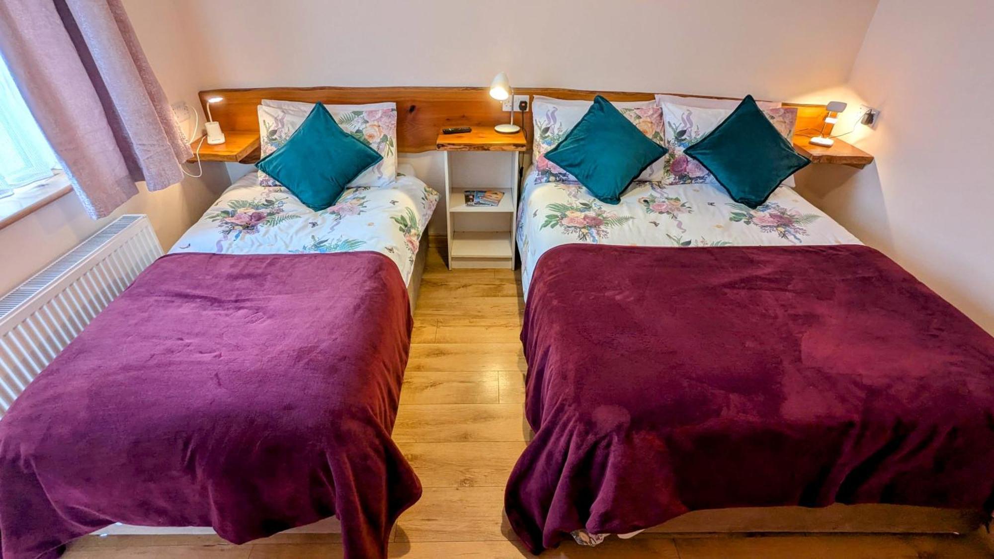Skellig View Bluebell Rose & The Kerry Cliffs Apartment Portmagee Exterior photo